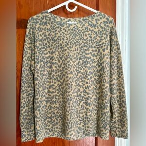 nine britton - size small - leopard print sweater - so soft!